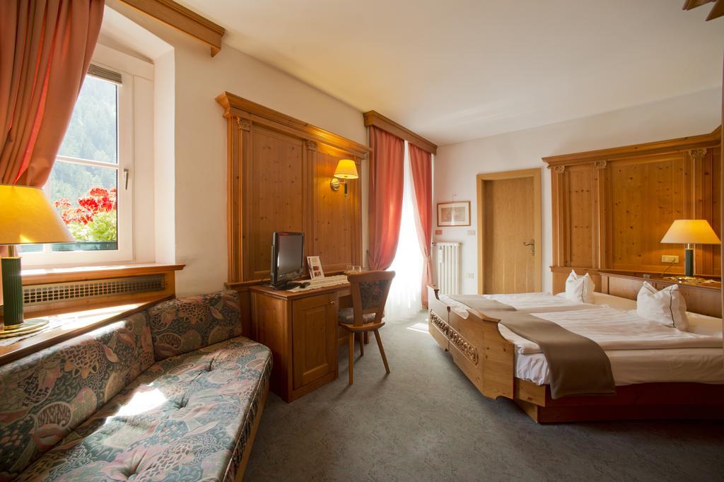 Hotel Cevedale Living Romance Hotel Cogolo Exterior foto