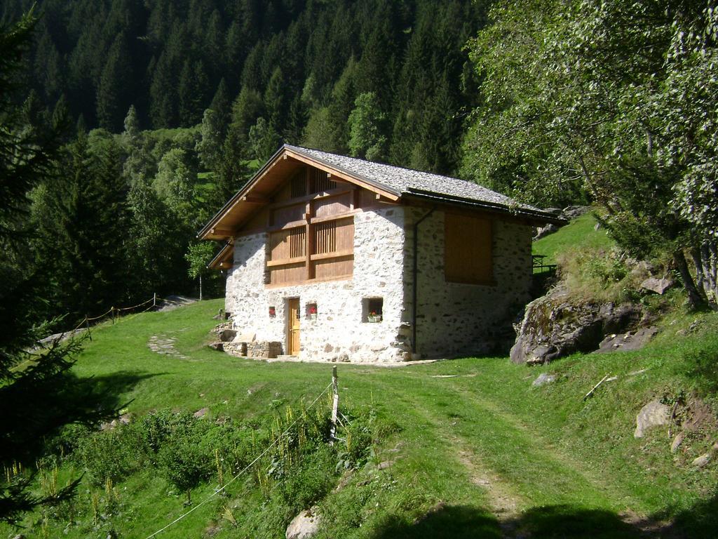 Hotel Cevedale Living Romance Hotel Cogolo Exterior foto