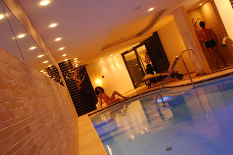 Hotel Cevedale Living Romance Hotel Cogolo Exterior foto